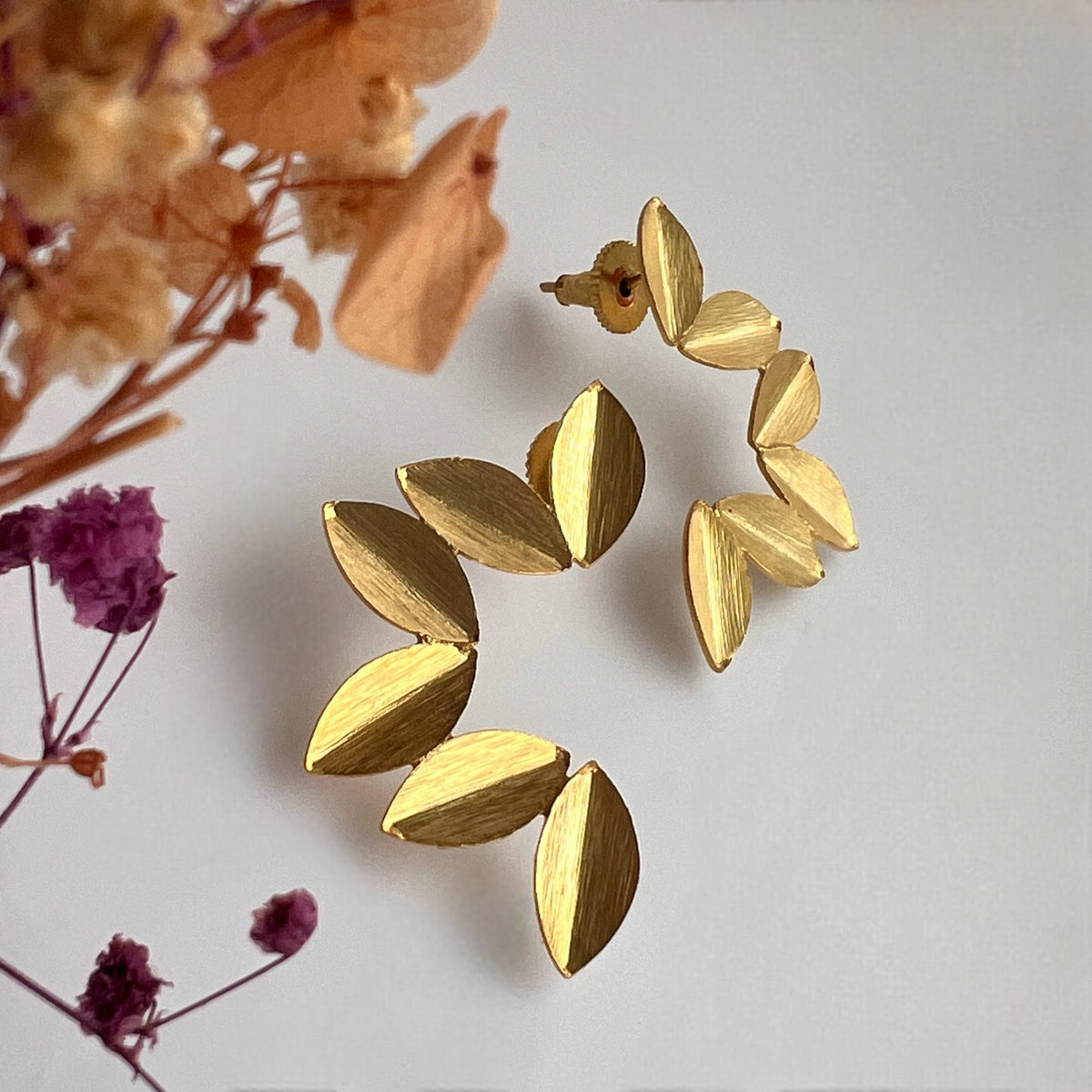 NIHA LEAFHANDMADE STUD ER173