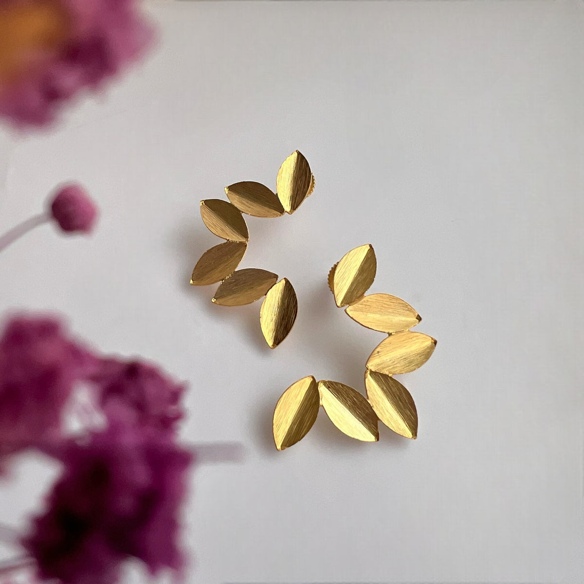 NIHA LEAFHANDMADE STUD ER173