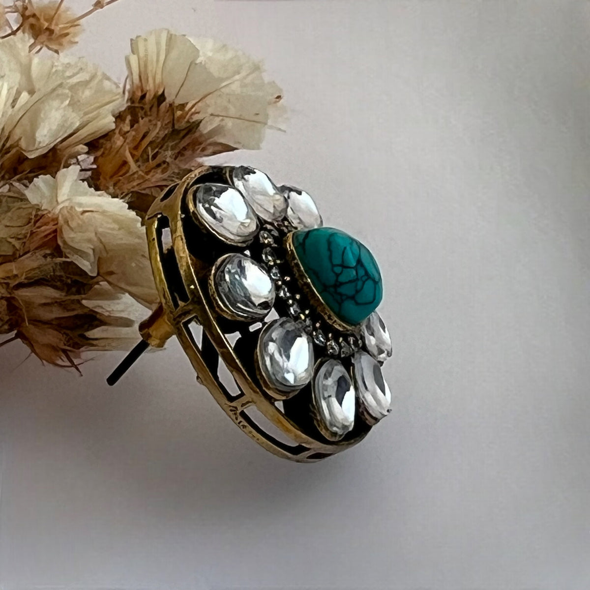 YASODHA GOLD-TONED KUNDAN MONALISA PREMIUM STUDS WITH AD STONES ER566