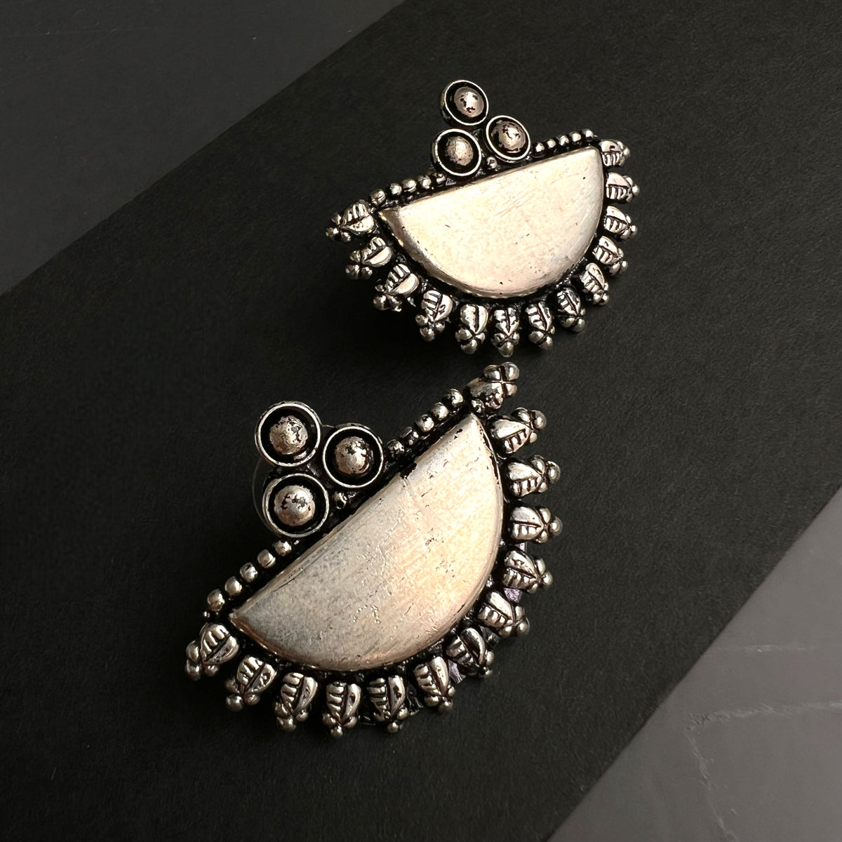 THARA RAW ANTIQUE FINISH HANDMADE STUDS ER256