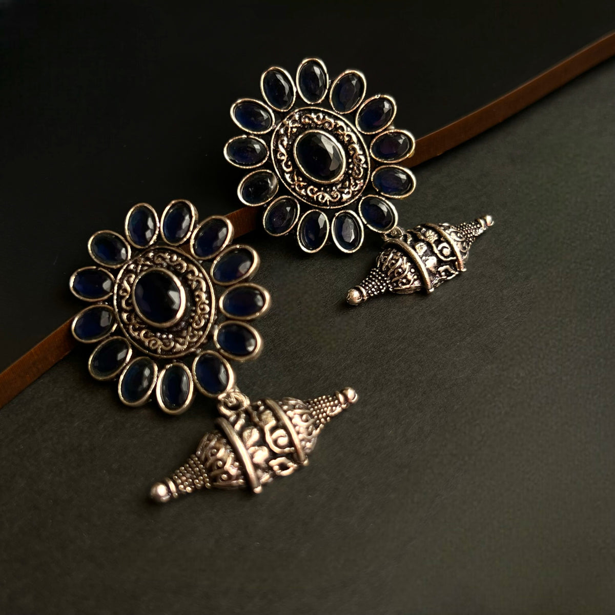 PAVI MIXED GLASS STONE STUDS ER254