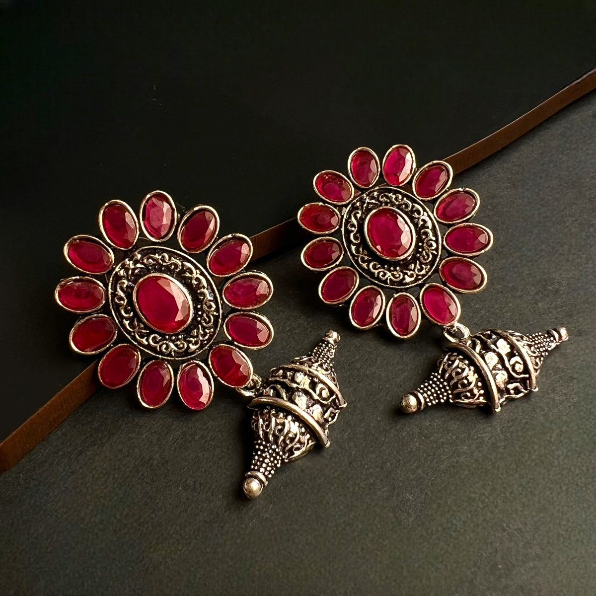 PAVI MIXED GLASS STONE STUDS ER254