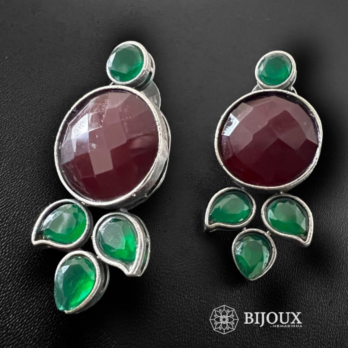 LEAFY ORBIT SILVER LOOK ALIKE ANTIQUE STUDS ER259