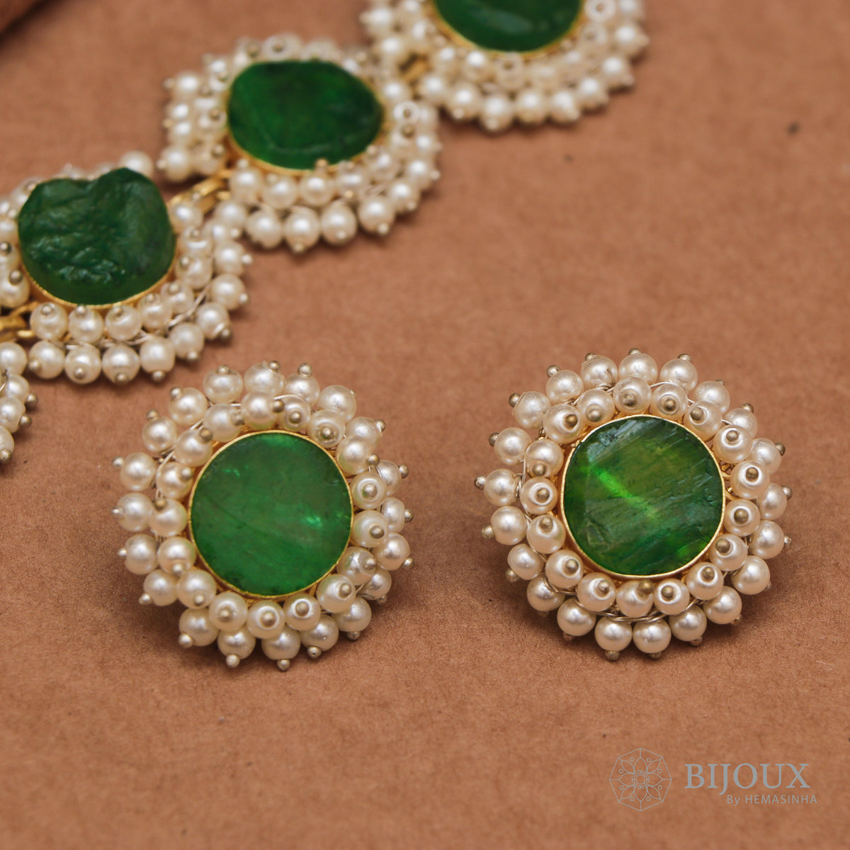 WILLOW BIJOUX PREMIUM HANDMADE RAW STONE CHOKER WITH EARRINGS CH122