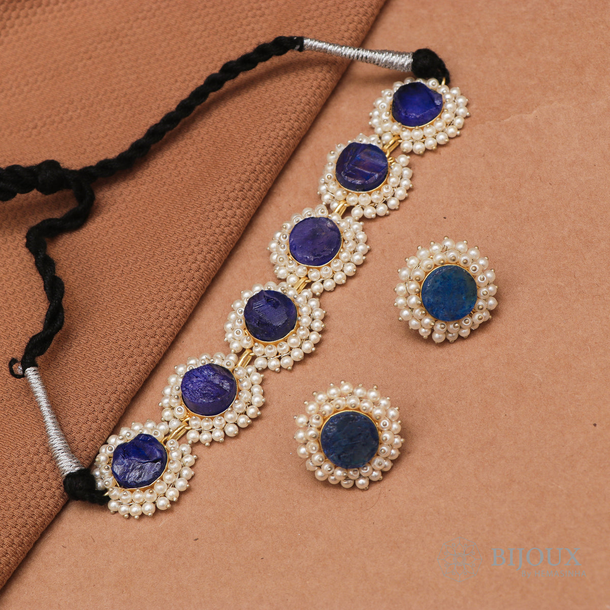 WILLOW BIJOUX PREMIUM HANDMADE RAW STONE CHOKER WITH EARRINGS CH122