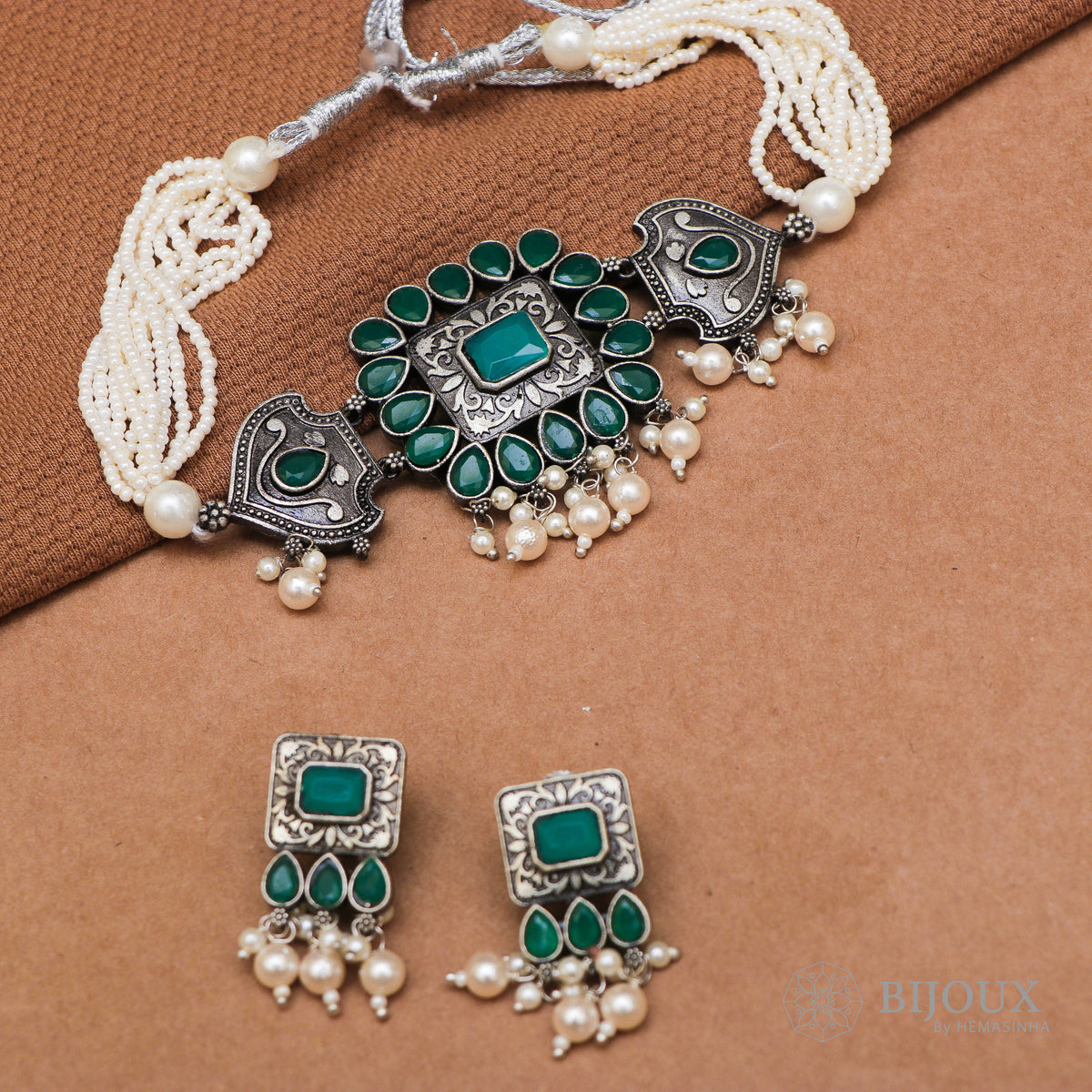 NORA BIJOUX PREMIUM  SEMI HANDMADE CHOKER WITH EARRINGS CH105