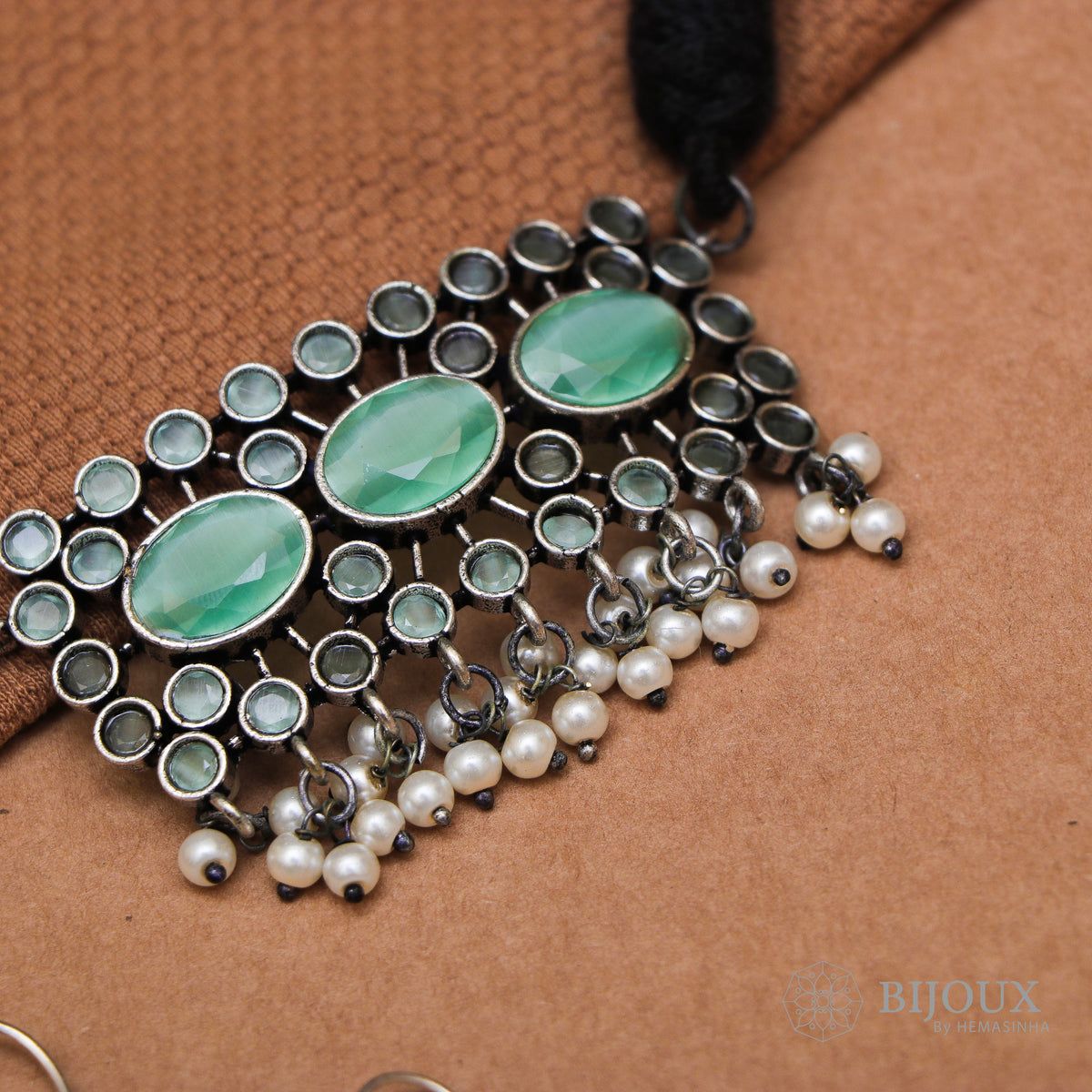 RIYAYA BIJOUX PREMIUM SEMI HANDMADE CHOKER WITH EARRINGS CH62