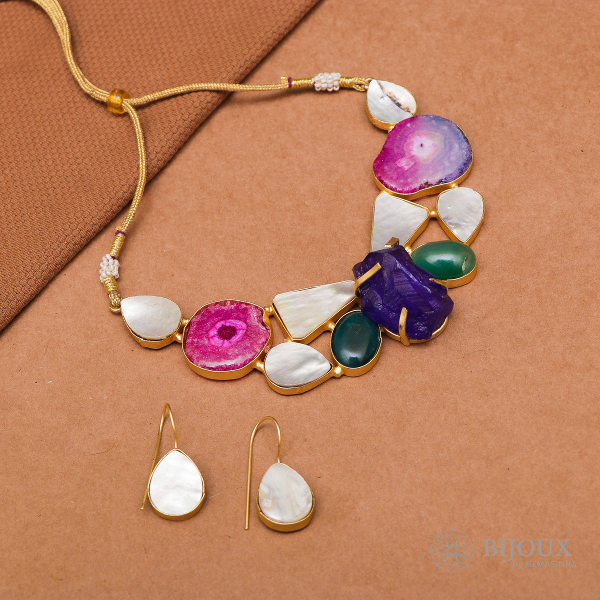 THEERA PROJECTED STONE HANDMADE RUSTIC FINISH GOLD TONED  NECKLACE NL90