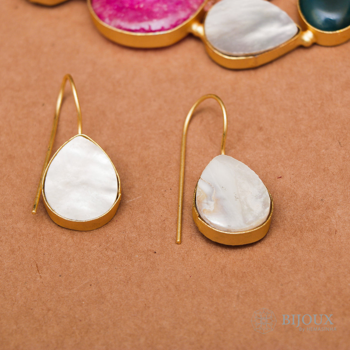 THEERA PROJECTED STONE HANDMADE RUSTIC FINISH GOLD TONED  NECKLACE NL90