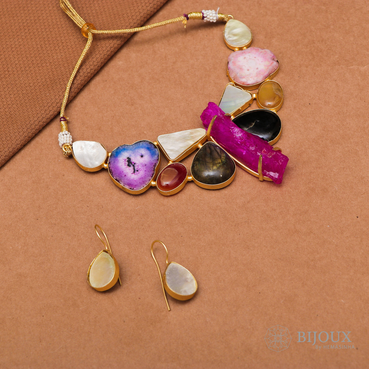 THEERA PROJECTED STONE HANDMADE RUSTIC FINISH GOLD TONED  NECKLACE NL90