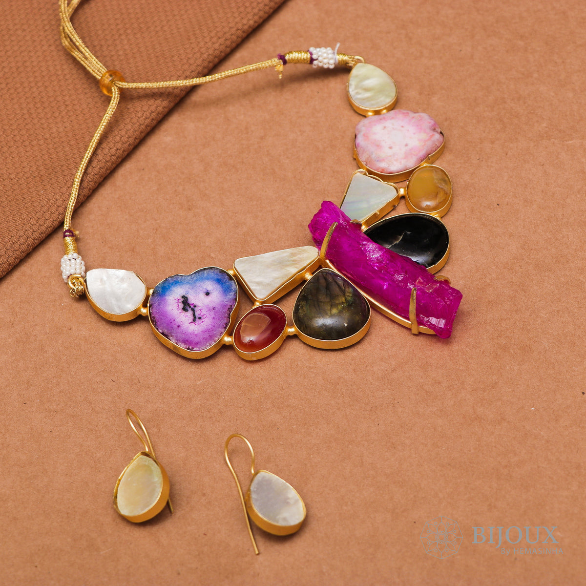 THEERA PROJECTED STONE HANDMADE RUSTIC FINISH GOLD TONED  NECKLACE NL90