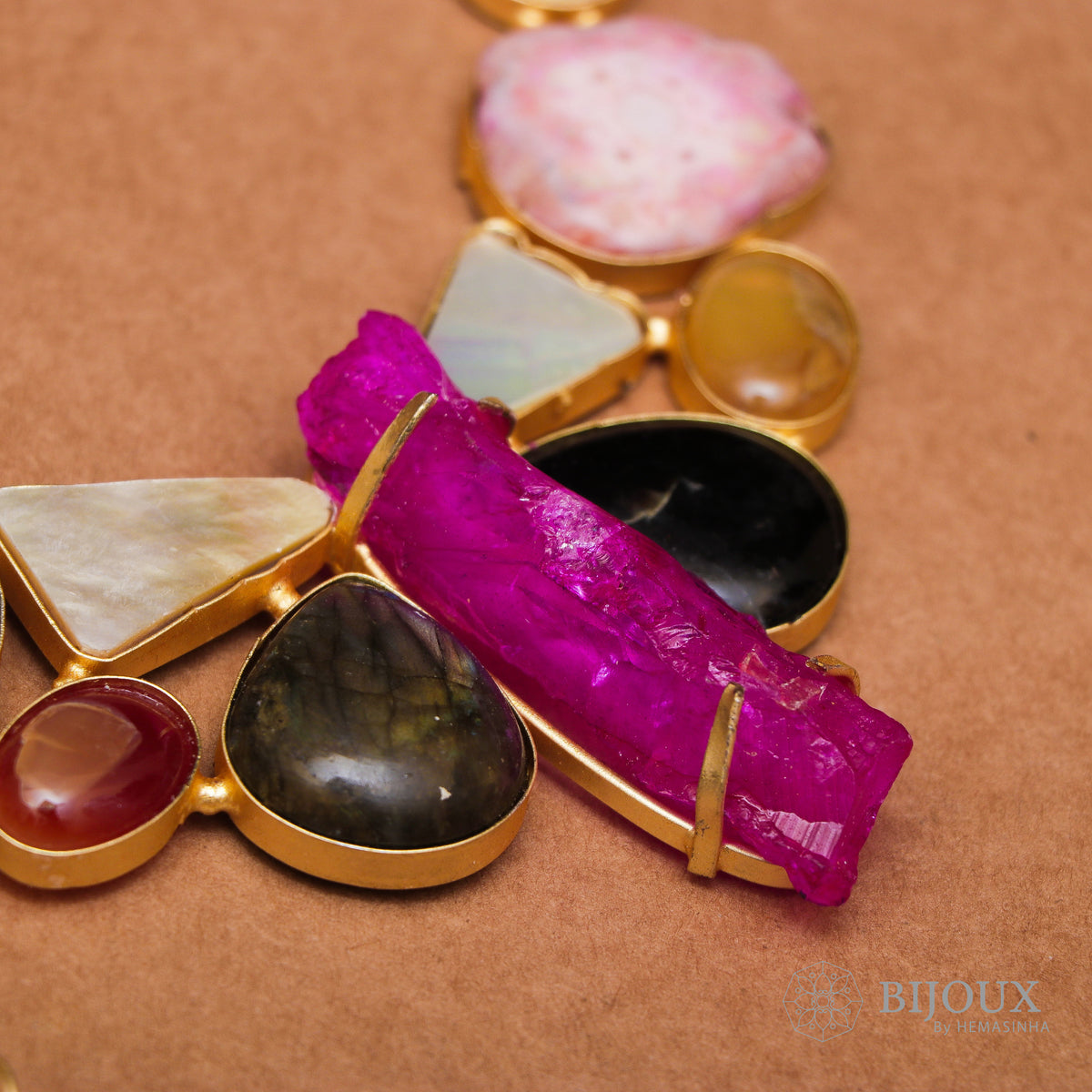 THEERA PROJECTED STONE HANDMADE RUSTIC FINISH GOLD TONED  NECKLACE NL90