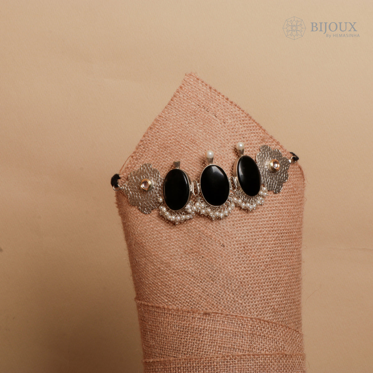 KATHIRA BIJOUX PREMIUM AND EXCLUSIVE HANDMADE CHOKER WITH EARRINGS CH60