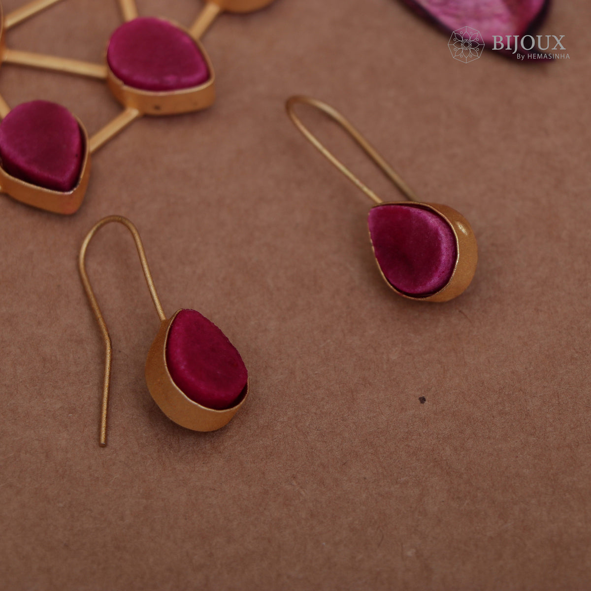 PREMAM RAW STONE HANDMADE RAW AND RUSTIC FINISH NECKLACE NL44