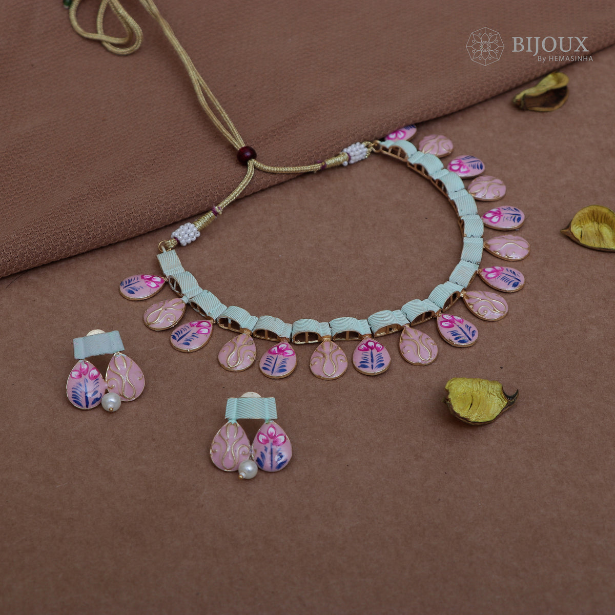 NILA HANDPAINTED RAW AND RUSTIC FINISH NECKLACE NL86