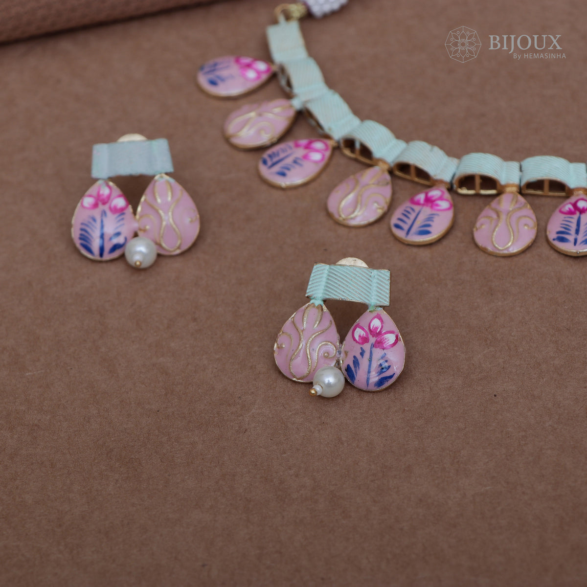 NILA HANDPAINTED RAW AND RUSTIC FINISH NECKLACE NL86