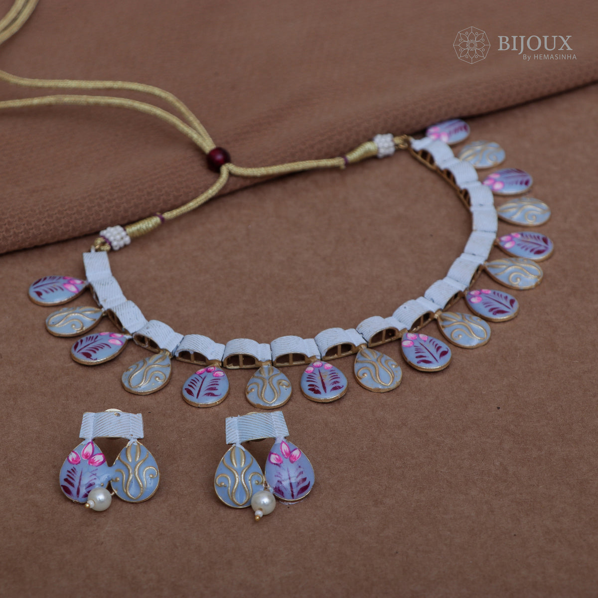 NILA HANDPAINTED RAW AND RUSTIC FINISH NECKLACE NL86