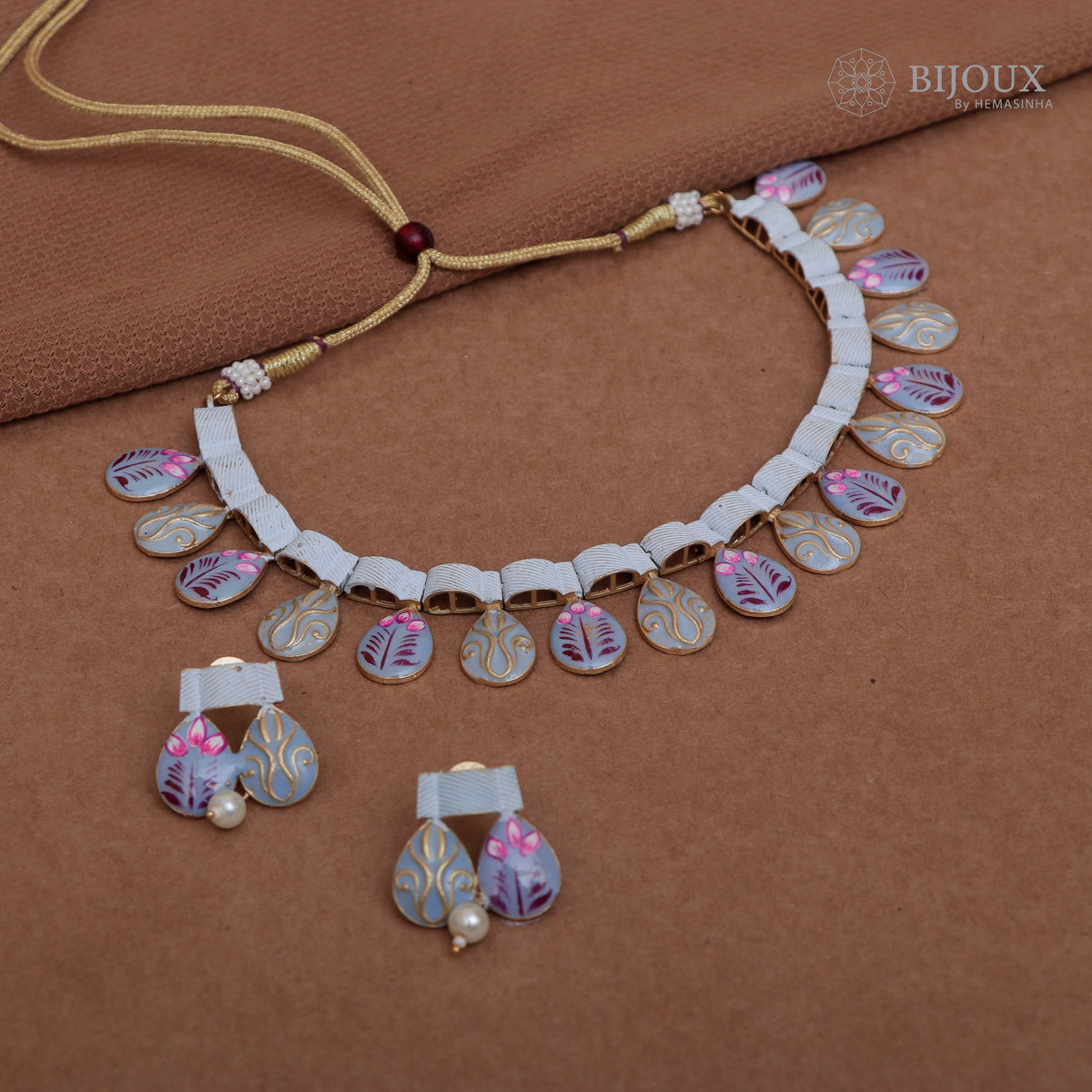 NILA HANDPAINTED RAW AND RUSTIC FINISH NECKLACE NL86