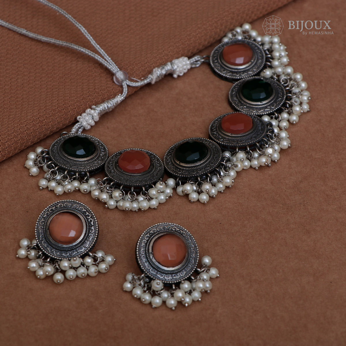 BOWIE BIJOUX PREMIUM SILVER LOOK ALIKE  SEMI HANDMADE CHOKER WITH EARRINGS CH338