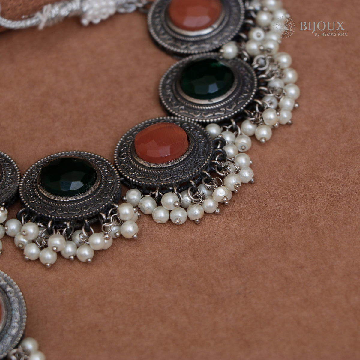 BOWIE BIJOUX PREMIUM SILVER LOOK ALIKE  SEMI HANDMADE CHOKER WITH EARRINGS CH338