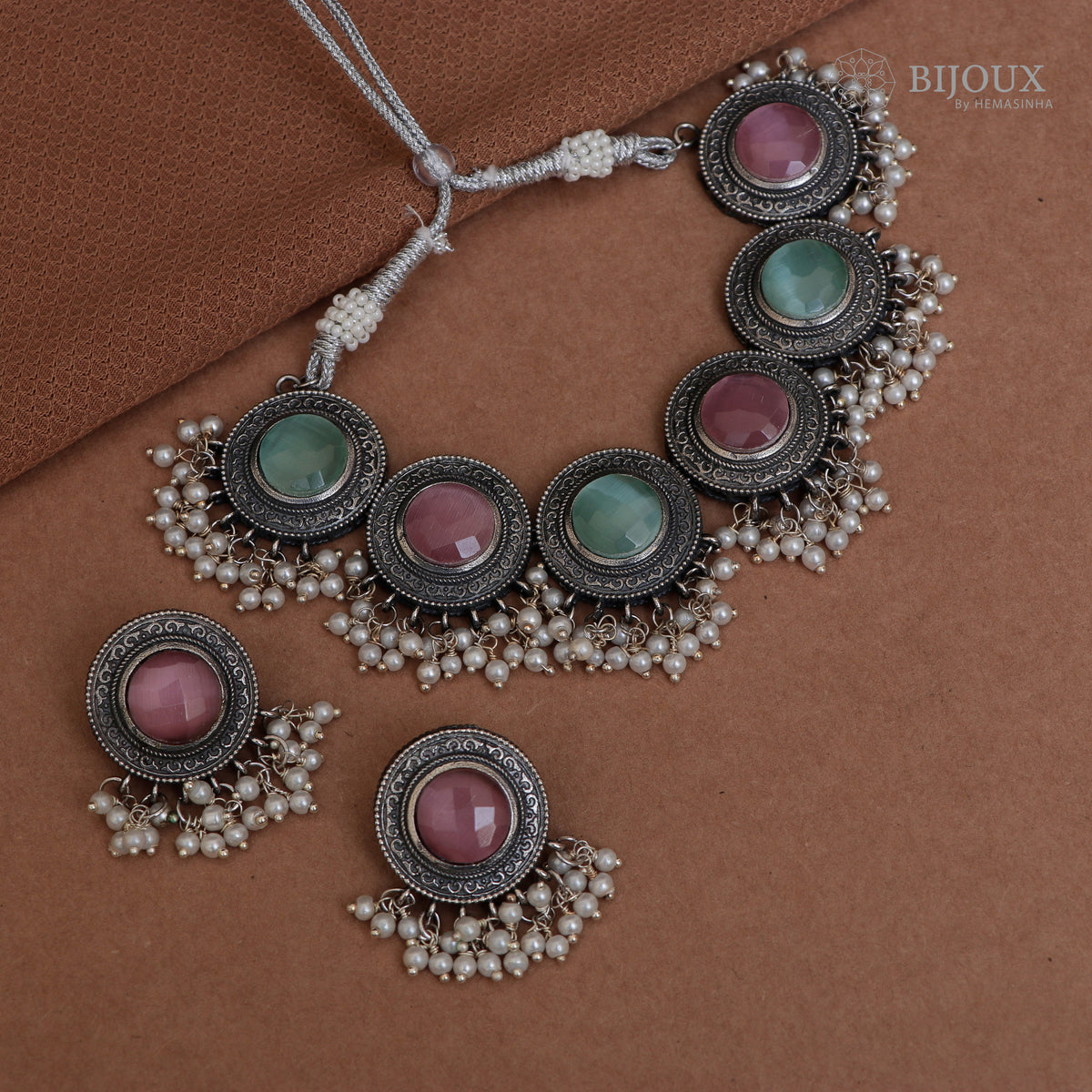 BOWIE BIJOUX PREMIUM SILVER LOOK ALIKE  SEMI HANDMADE CHOKER WITH EARRINGS CH338