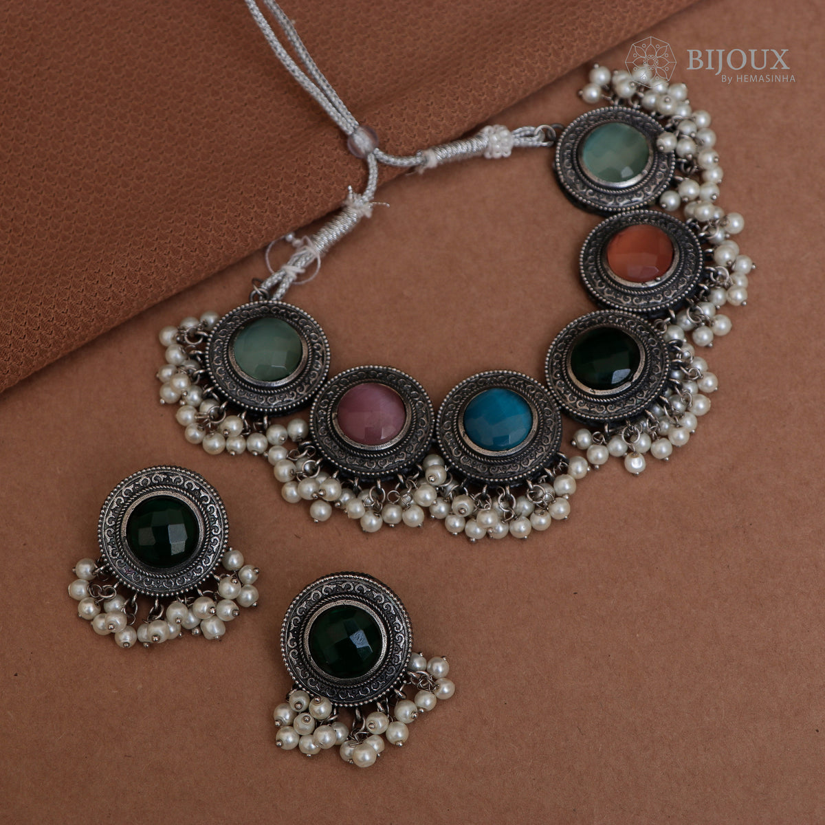 BOWIE BIJOUX PREMIUM SILVER LOOK ALIKE  SEMI HANDMADE CHOKER WITH EARRINGS CH338