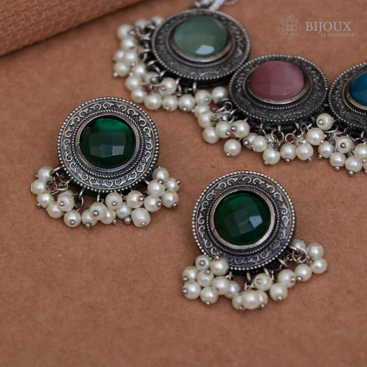 BOWIE BIJOUX PREMIUM SILVER LOOK ALIKE  SEMI HANDMADE CHOKER WITH EARRINGS CH338