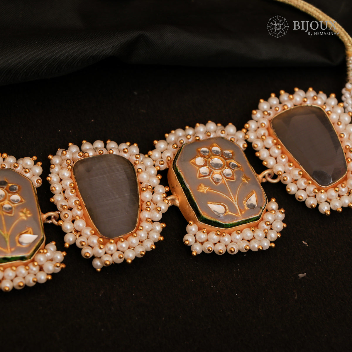AAKRITI LAC  BIJOUX PREMIUM AND EXCLUSIVE HANDMADE CHOKER WITH EARRINGS CH204