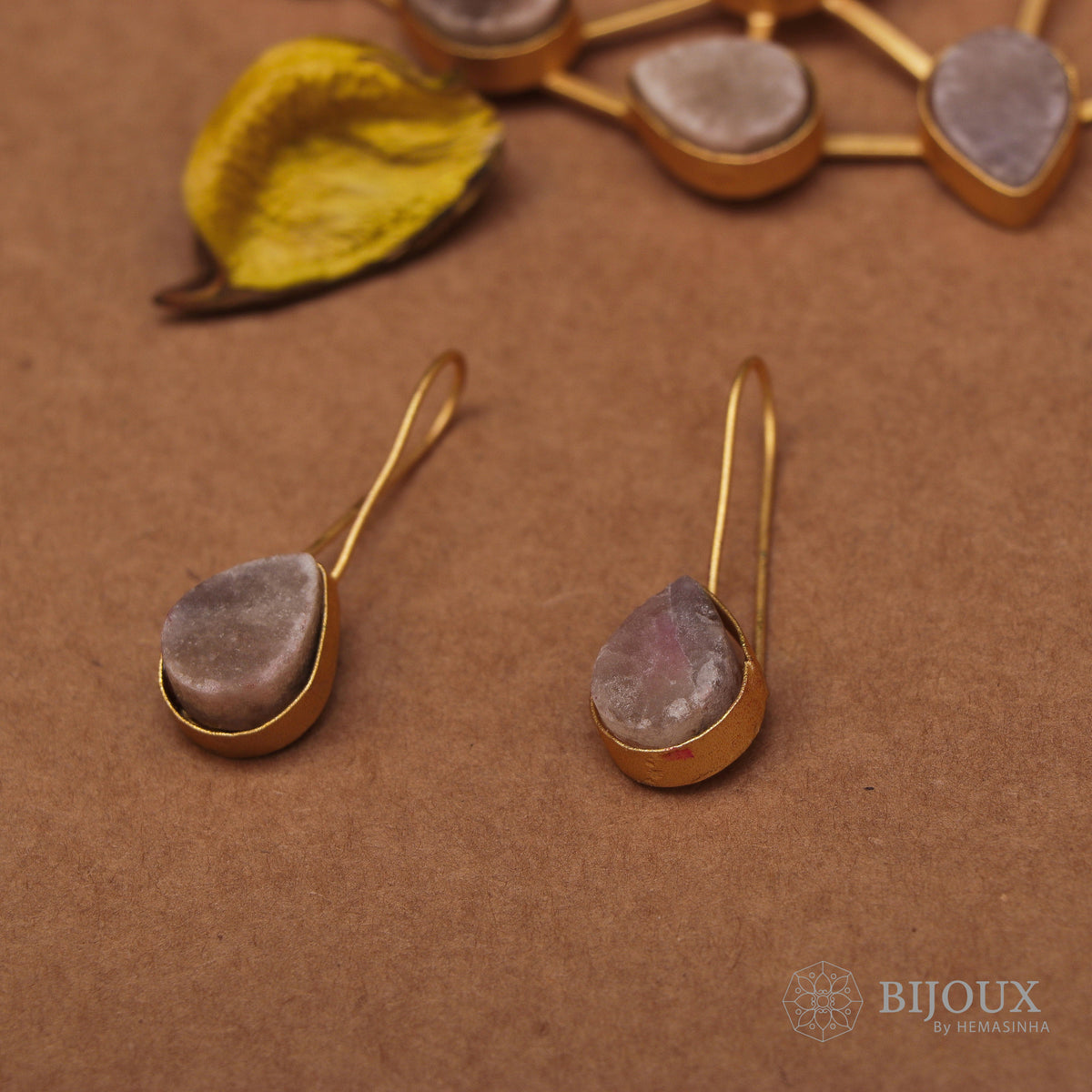 PREMAM RAW STONE HANDMADE RAW AND RUSTIC FINISH NECKLACE NL44