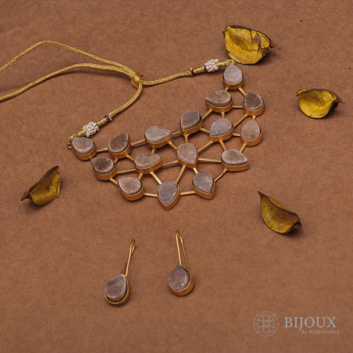 PREMAM RAW STONE HANDMADE RAW AND RUSTIC FINISH NECKLACE NL44