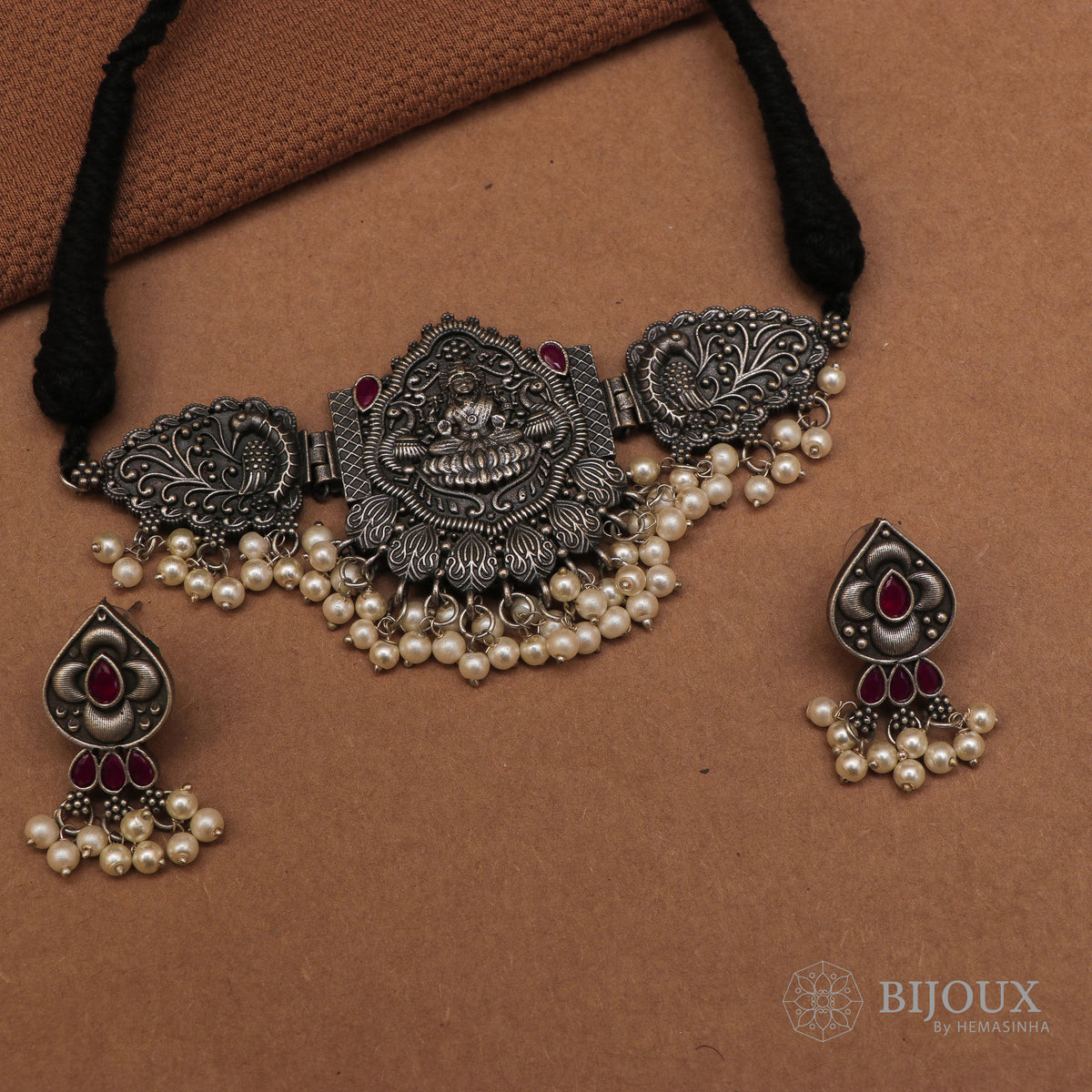 NANDHINI BIJOUX PREMIUM SEMI HANDMADE CHOKER WITH EARRINGS CH66