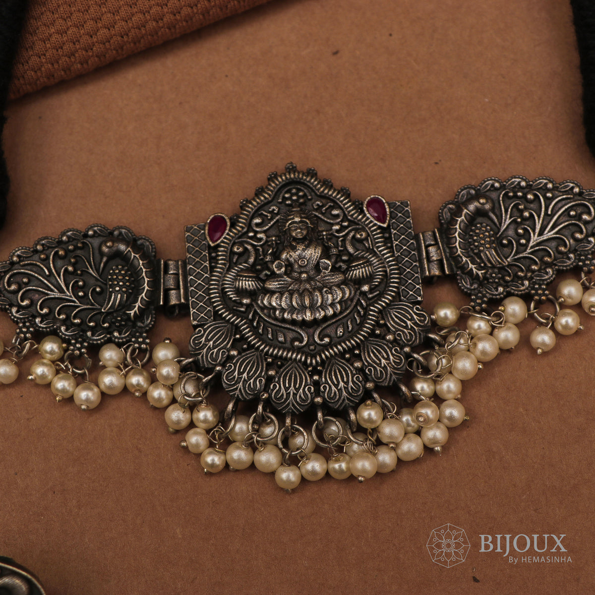 NANDHINI BIJOUX PREMIUM SEMI HANDMADE CHOKER WITH EARRINGS CH66