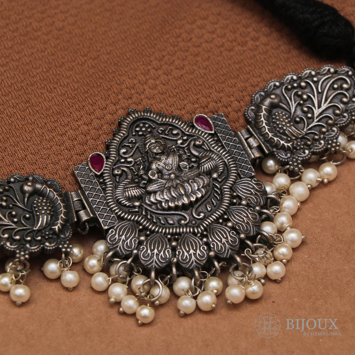 NANDHINI BIJOUX PREMIUM SEMI HANDMADE CHOKER WITH EARRINGS CH66