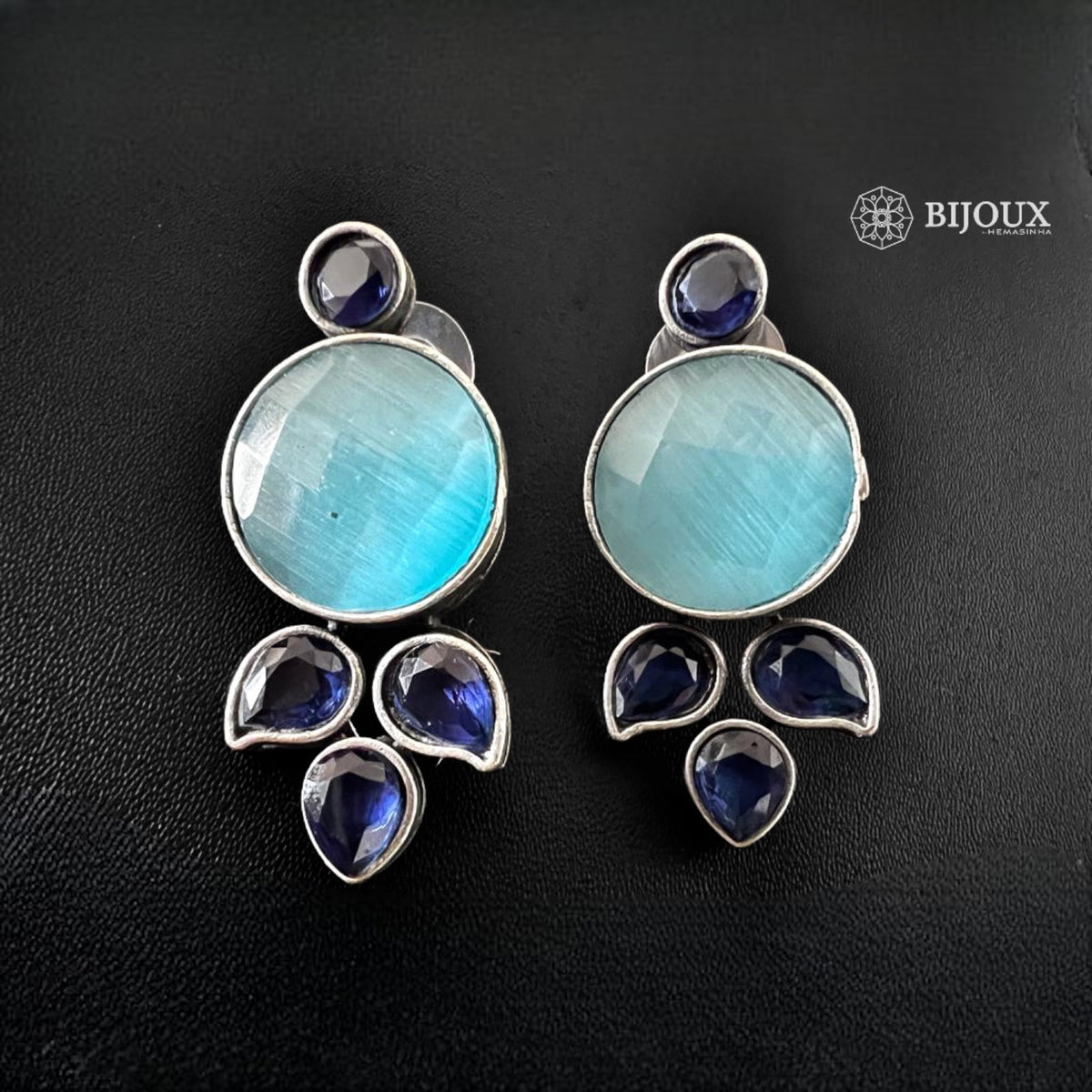 LEAFY ORBIT SILVER LOOK ALIKE ANTIQUE STUDS ER259