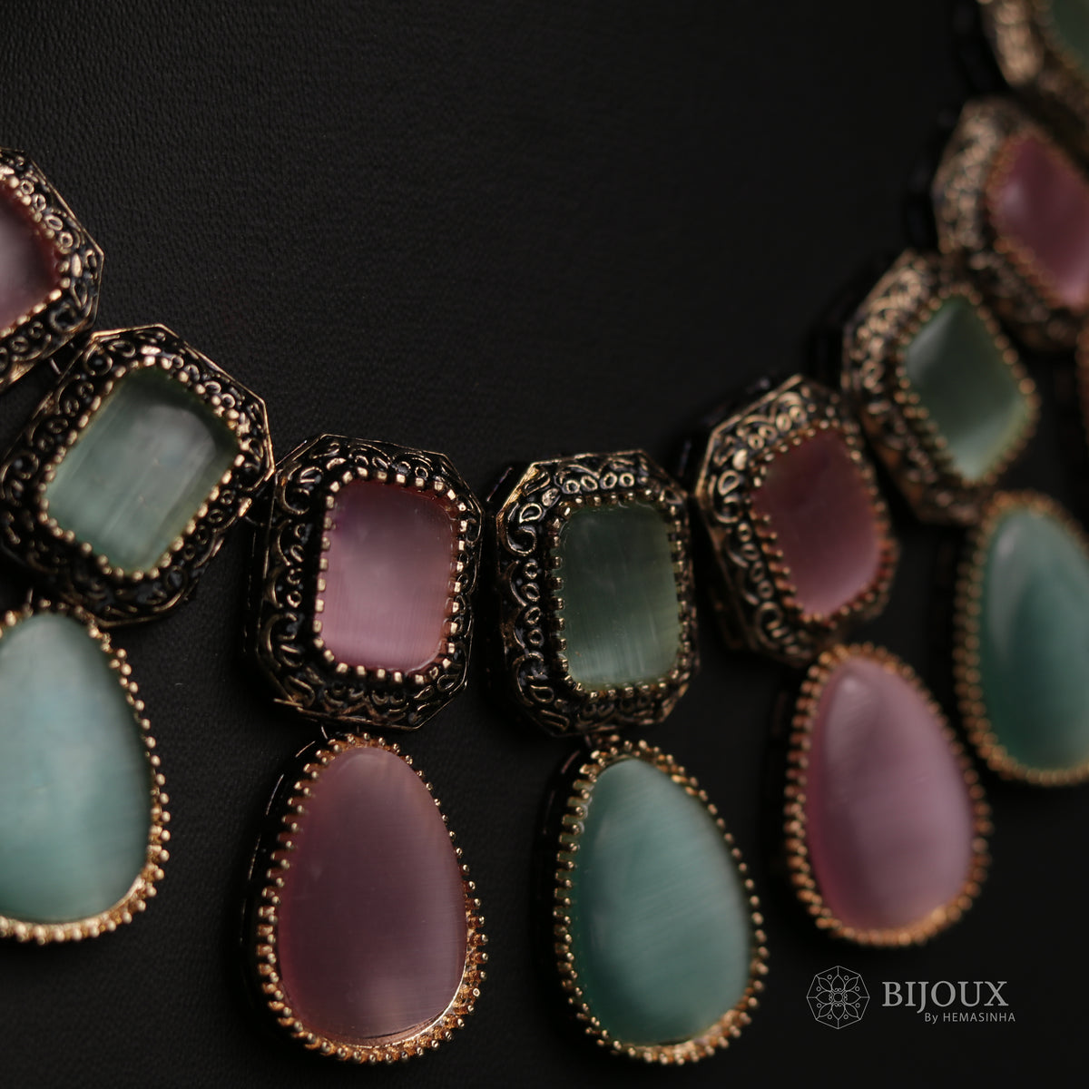 CAMEO VICTORIAN MONALISA SEMI HANDMADE NECKLACE NL41