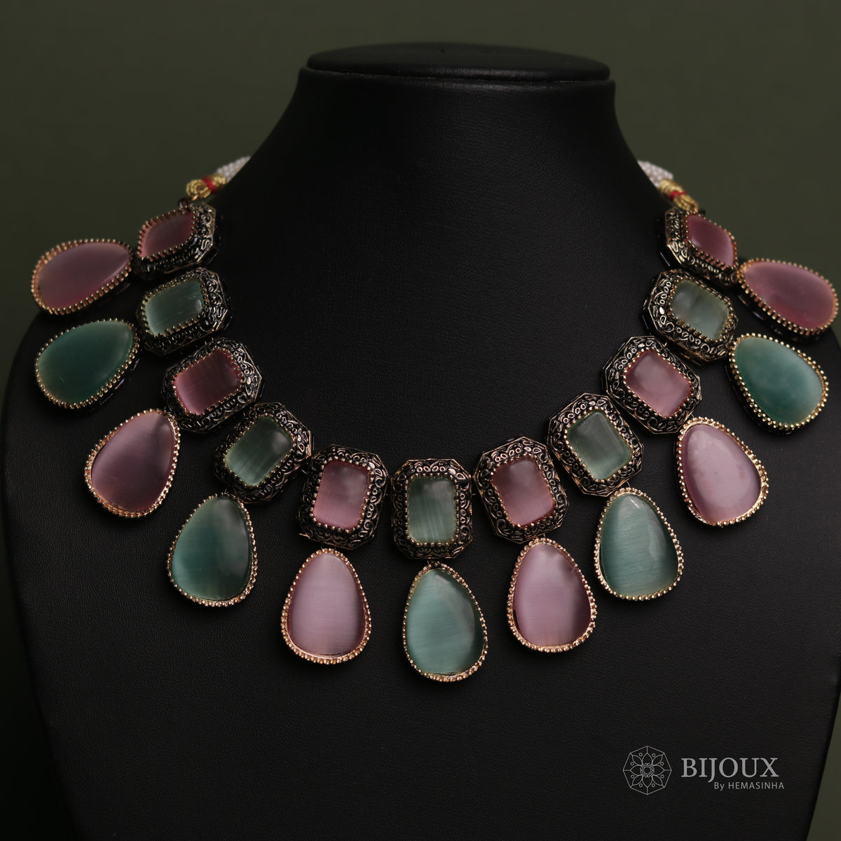 CAMEO VICTORIAN MONALISA SEMI HANDMADE NECKLACE NL41