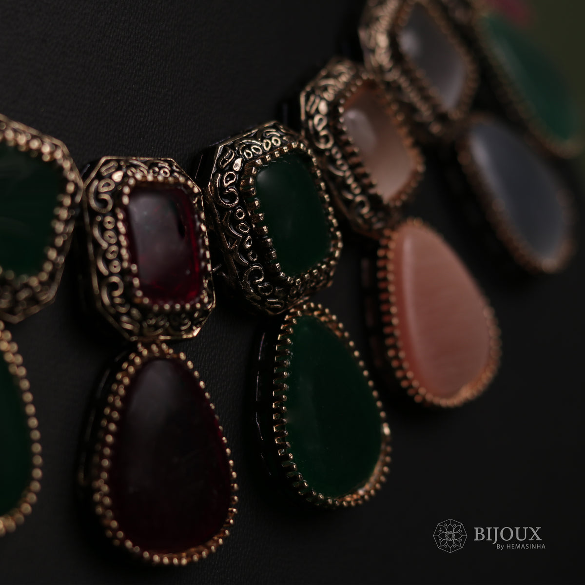 CAMEO VICTORIAN MONALISA SEMI HANDMADE NECKLACE NL41