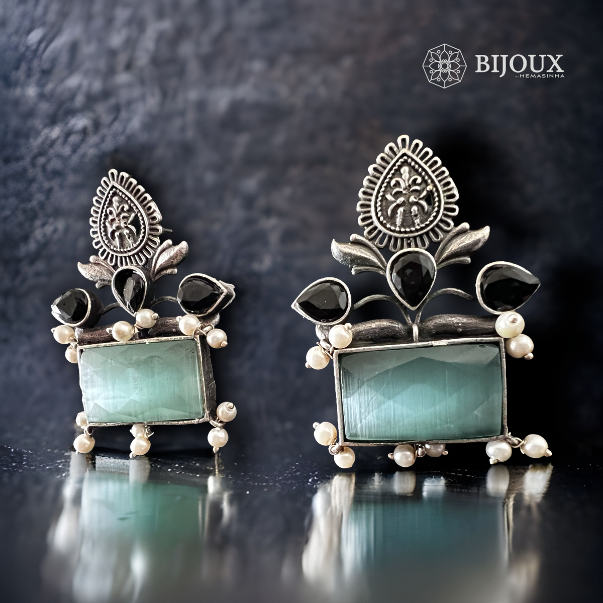 FOLIAGE SQUARE SILVER LOOK ALIKE STUDS ER262