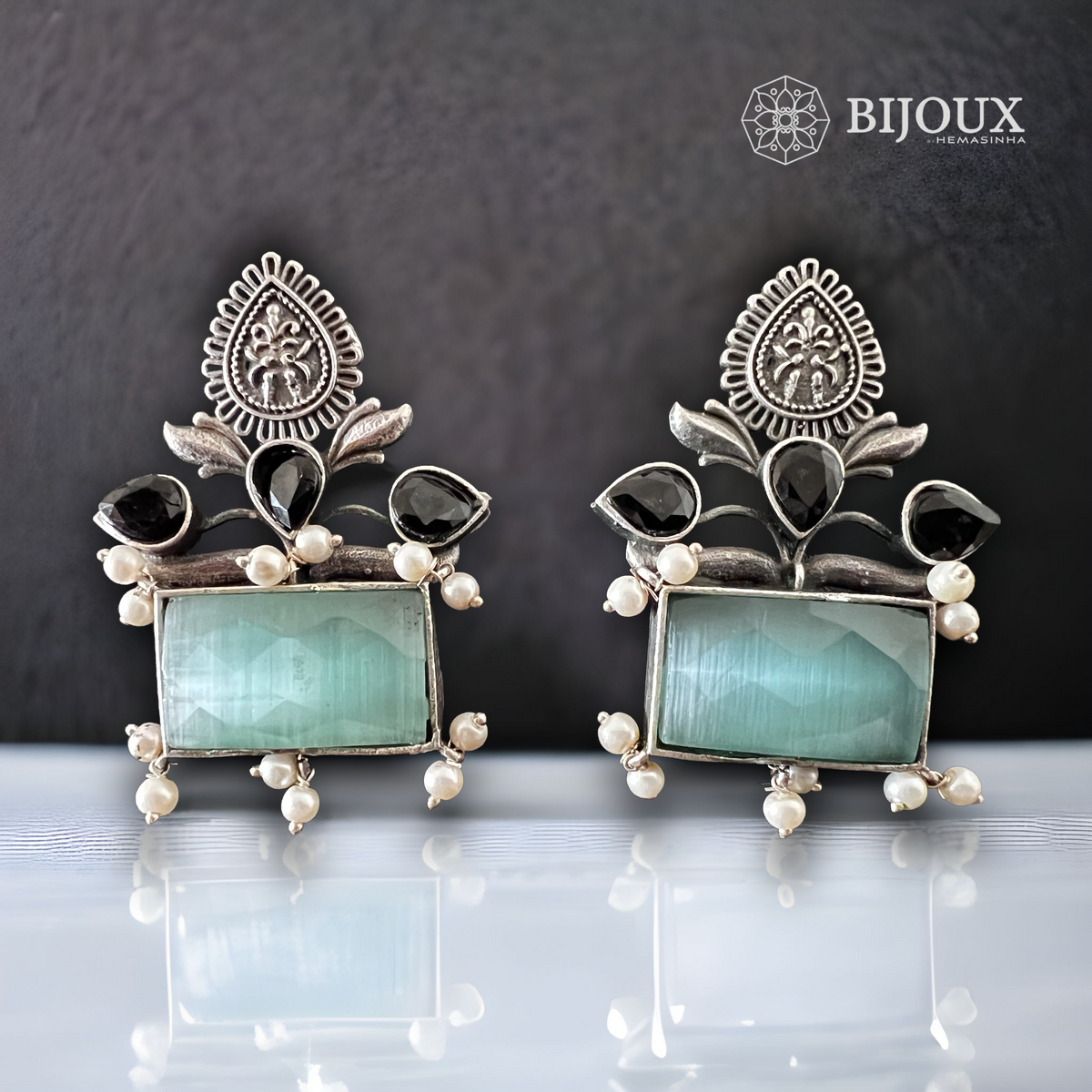 FOLIAGE SQUARE SILVER LOOK ALIKE STUDS ER262