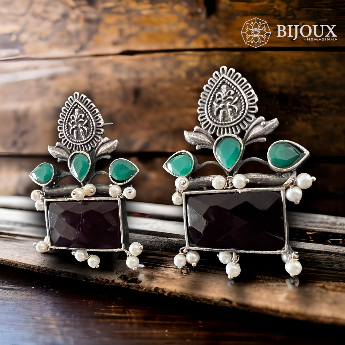 FOLIAGE SQUARE SILVER LOOK ALIKE STUDS ER262