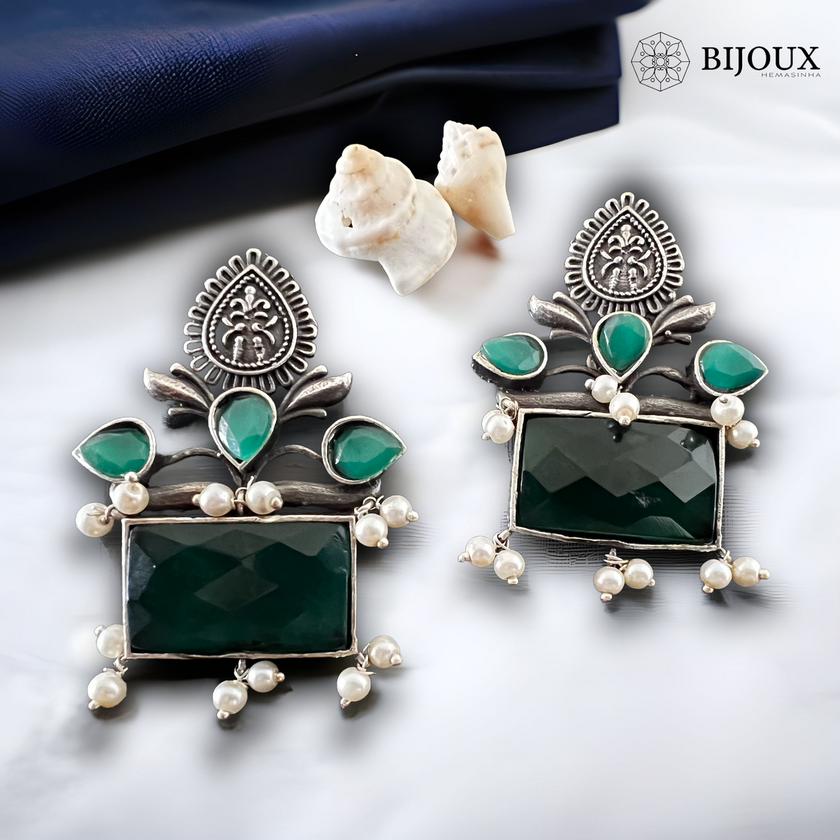 FOLIAGE SQUARE SILVER LOOK ALIKE STUDS ER262