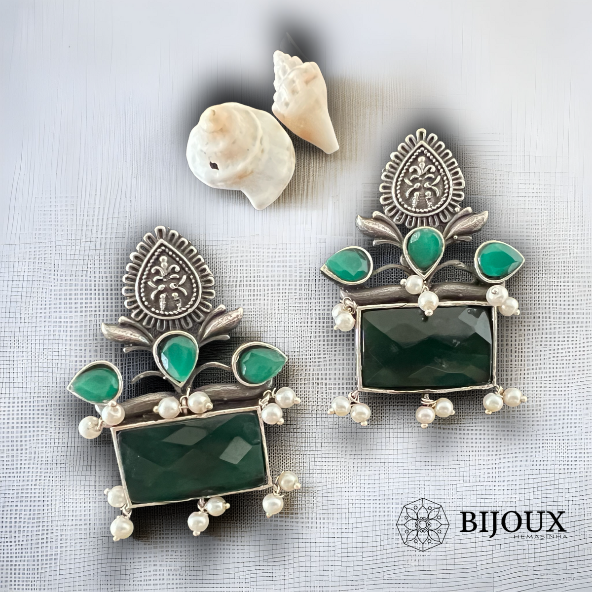 FOLIAGE SQUARE SILVER LOOK ALIKE STUDS ER262