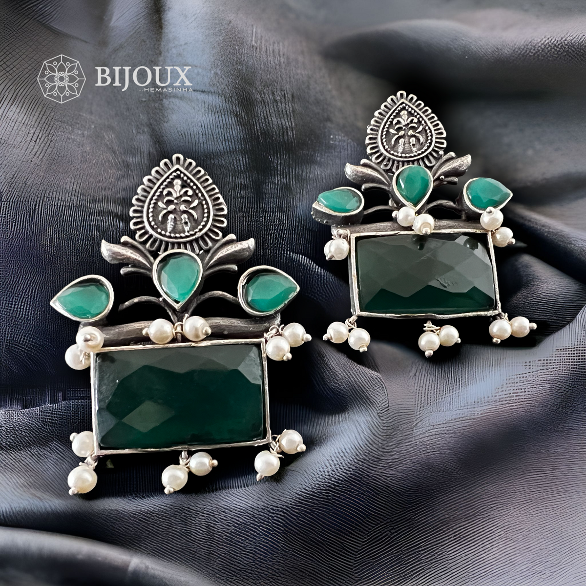 FOLIAGE SQUARE SILVER LOOK ALIKE STUDS ER262