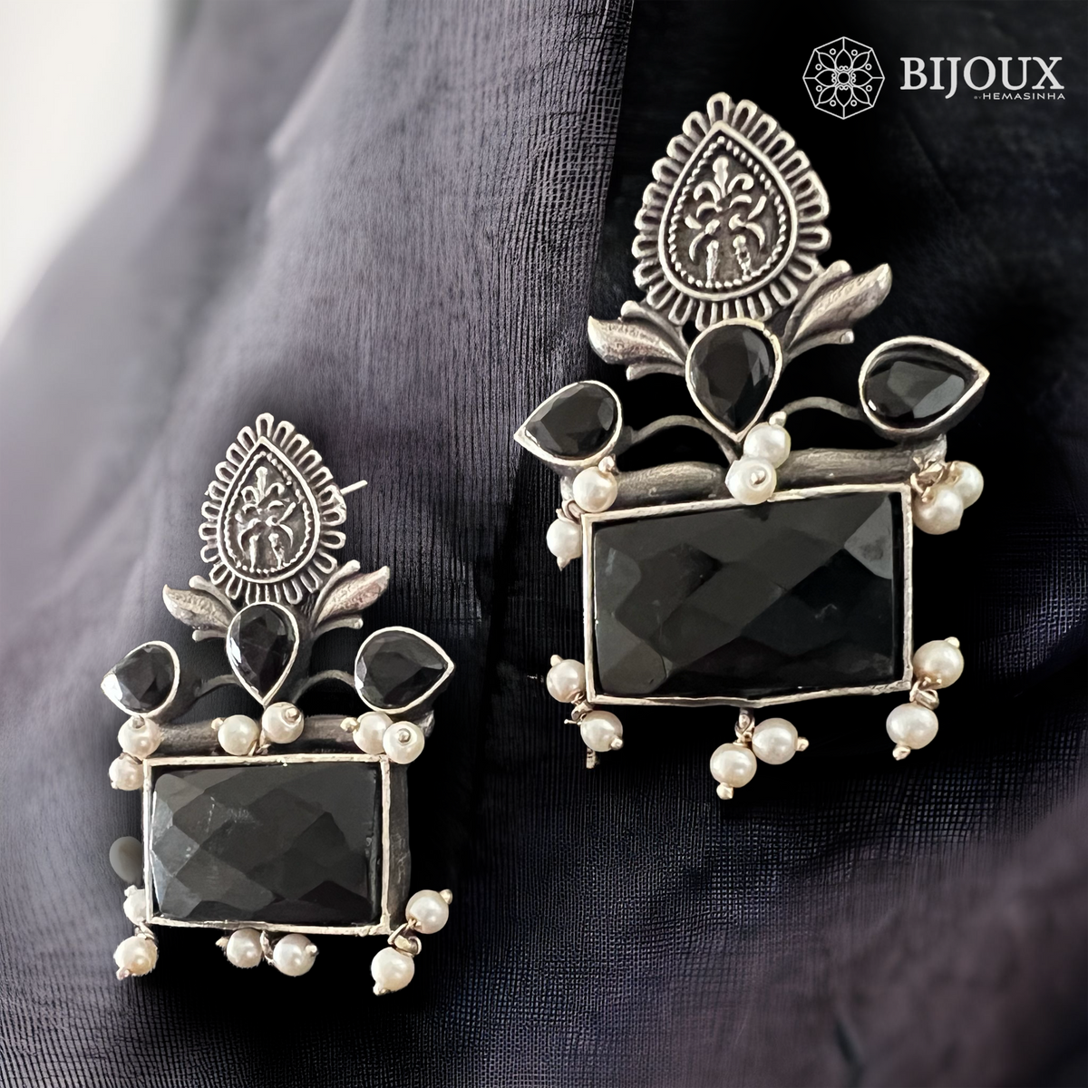 FOLIAGE SQUARE SILVER LOOK ALIKE STUDS ER262