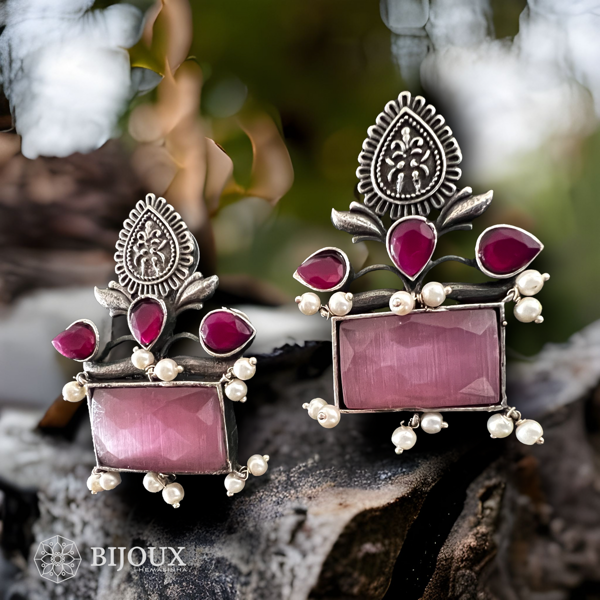 FOLIAGE SQUARE SILVER LOOK ALIKE STUDS ER262