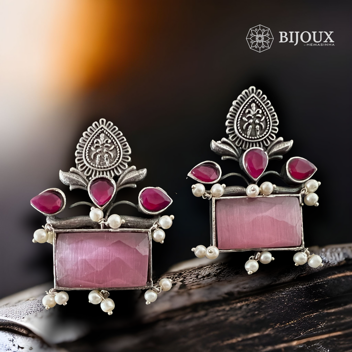 FOLIAGE SQUARE SILVER LOOK ALIKE STUDS ER262