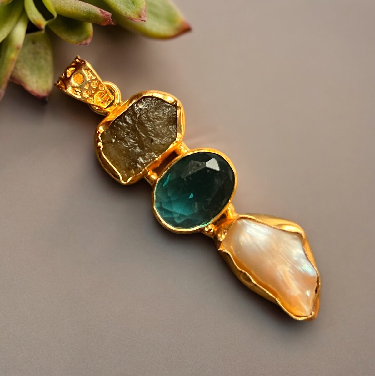 SOPHIA HANDMADE BIJOUX PREMIUM AND BIJOUX EXCLUSIVE HASLI WITH EARRINGS CH479