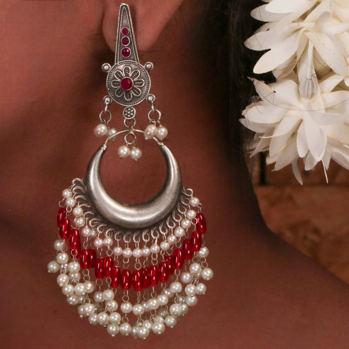 CONY FLORAL SILVER LOOK ALIKE SEMI-HANDMADE EARRINGS ER185