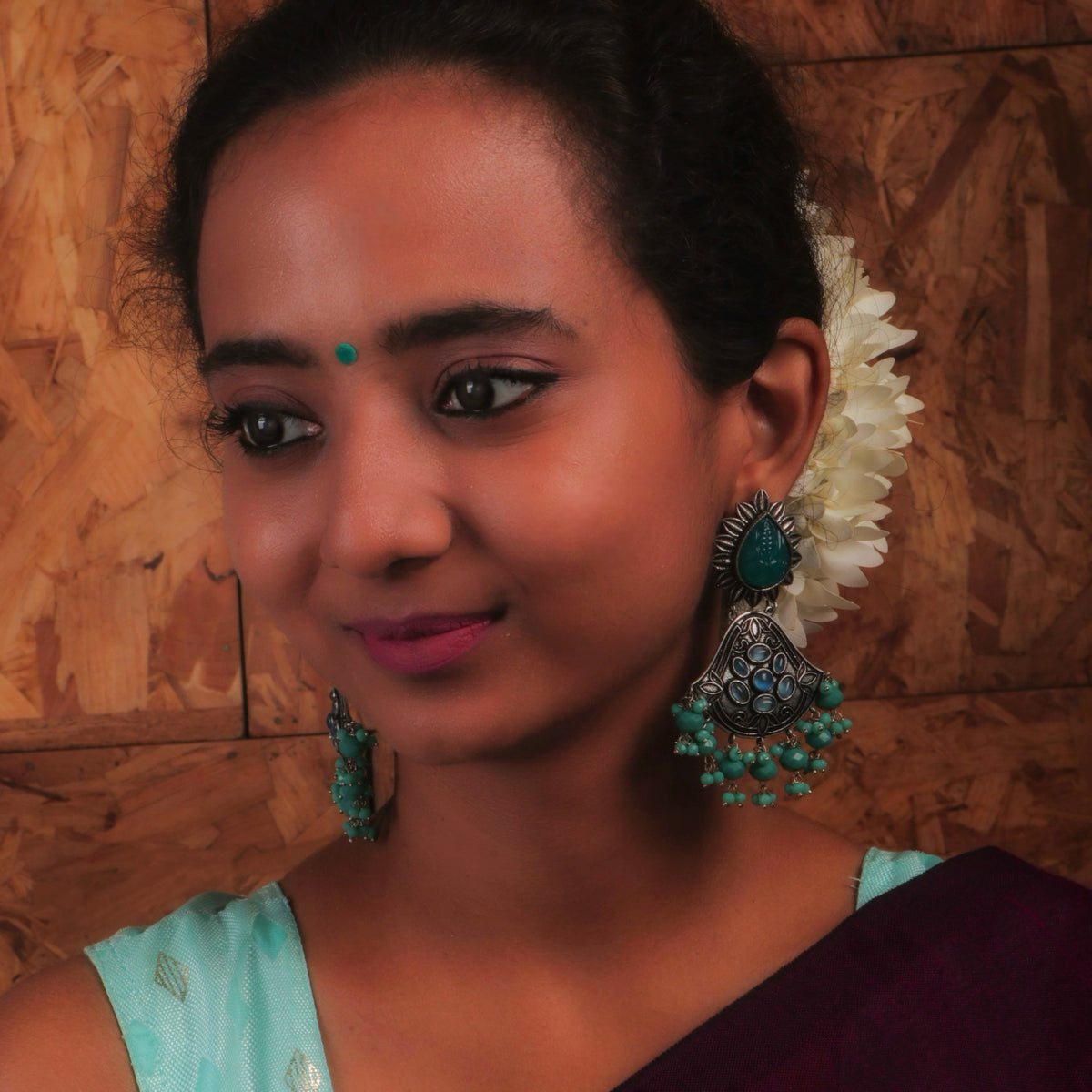 PETITE FLORAL CARVING STONE  SEMI-HANDMADE  EARRINGS ER38