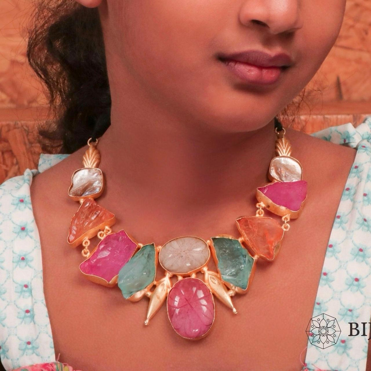 RICA RAW STONE HANDMADE GOLD TONED RUSTIC FINISH NECKLACE NL91